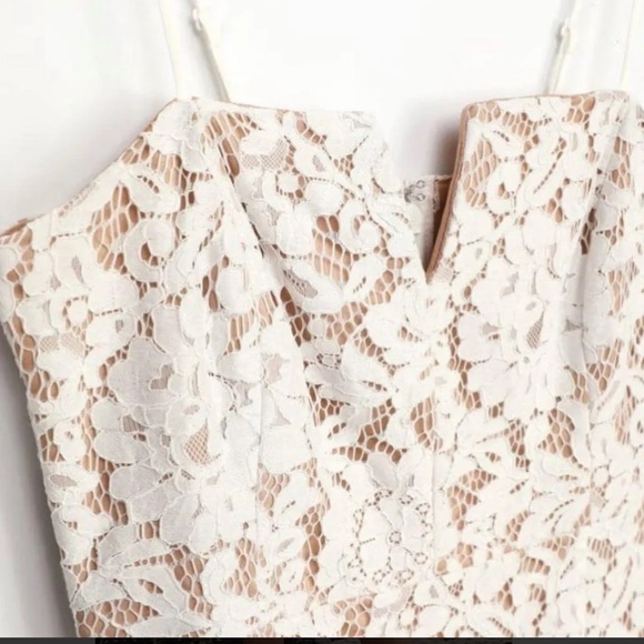 NEW | Lulus White Lace Bodycon Dress - Picture 5 of 7
